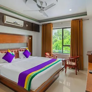 Treebo Premium Palmyra Milford, 2 Km From Alleppey Hotel